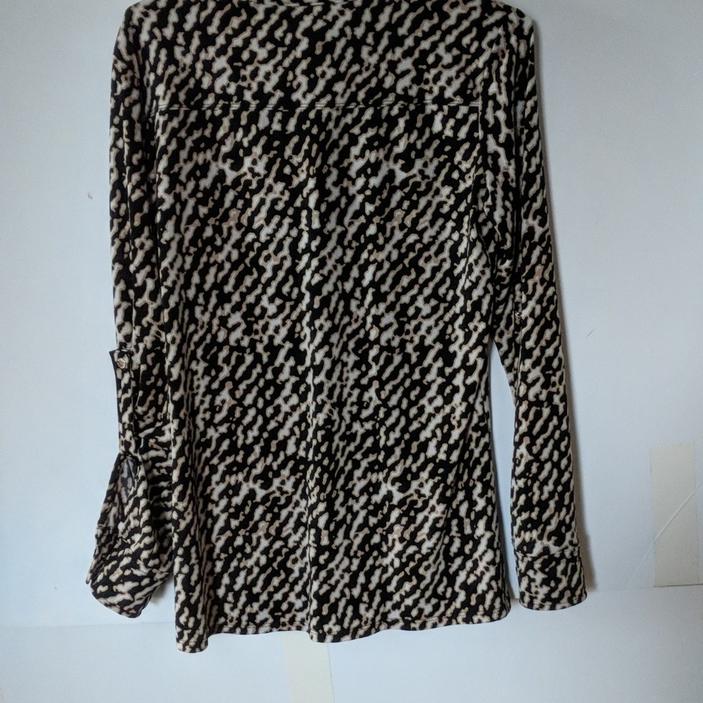 Dana Buchman long sleeved button down blouse - Picture 10 of 11